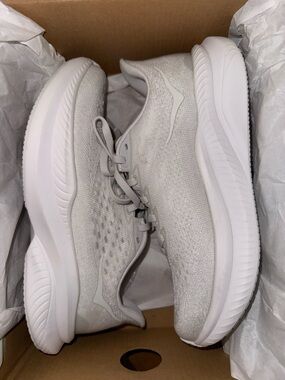 Hoka Mach 6 LA White Running Shoes